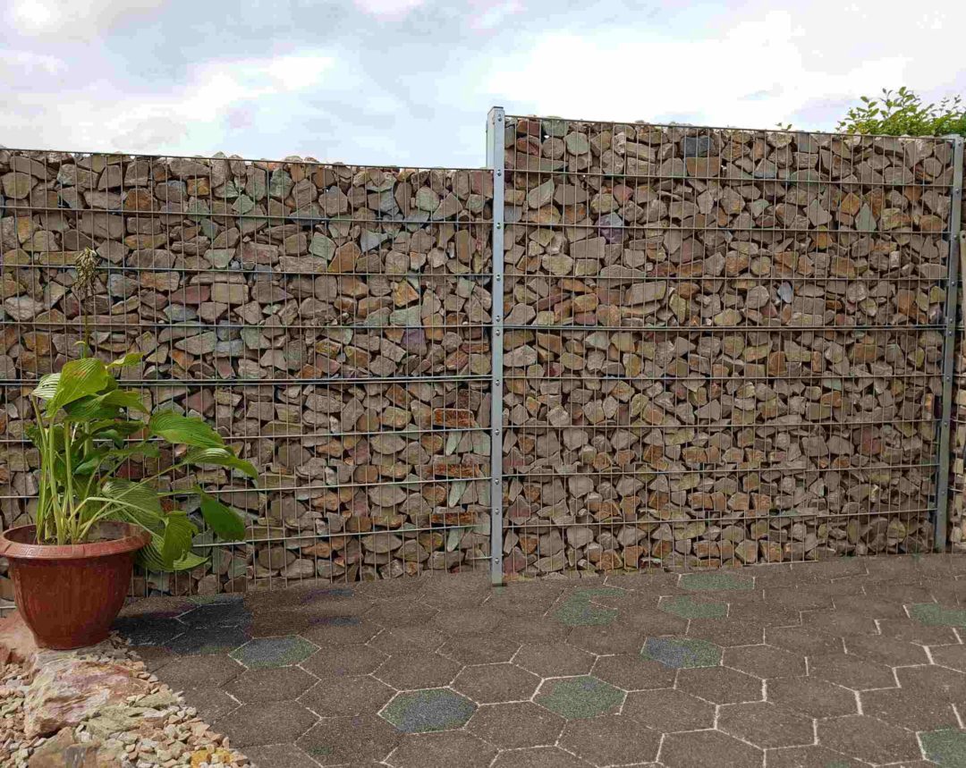Belle clôture mitoyenne avec pierre, mur à gabion